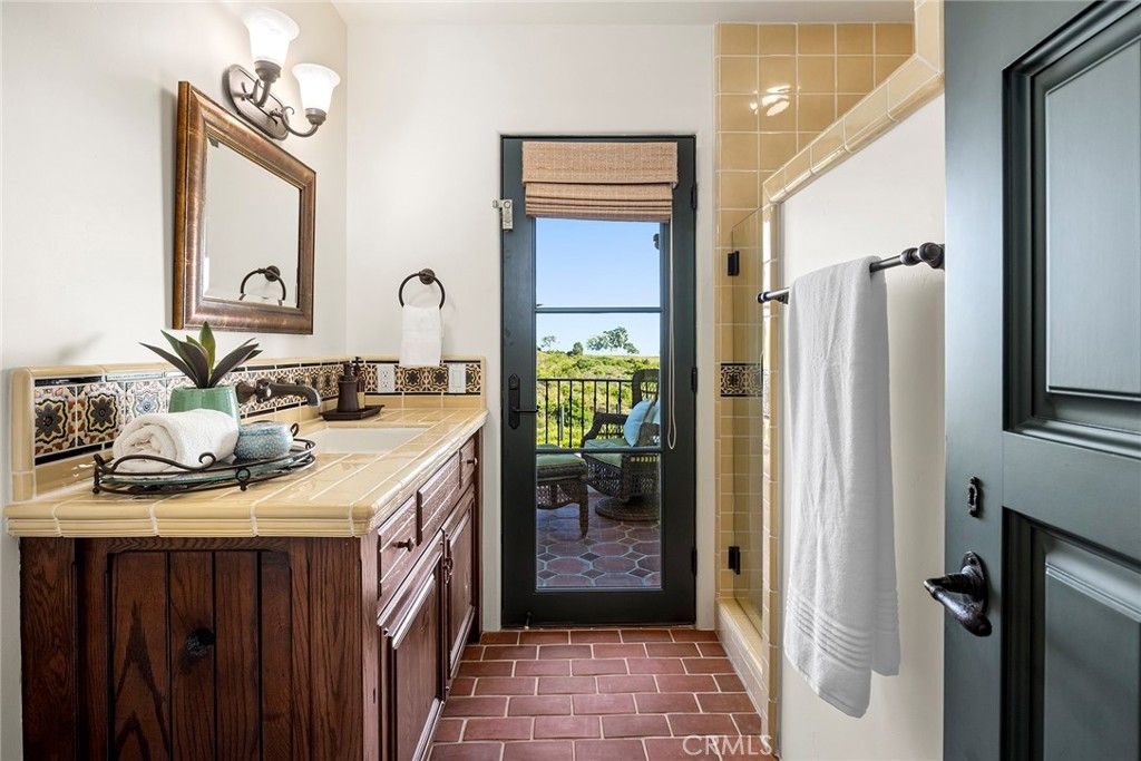 Bathroom, Interior, Tile Countertops