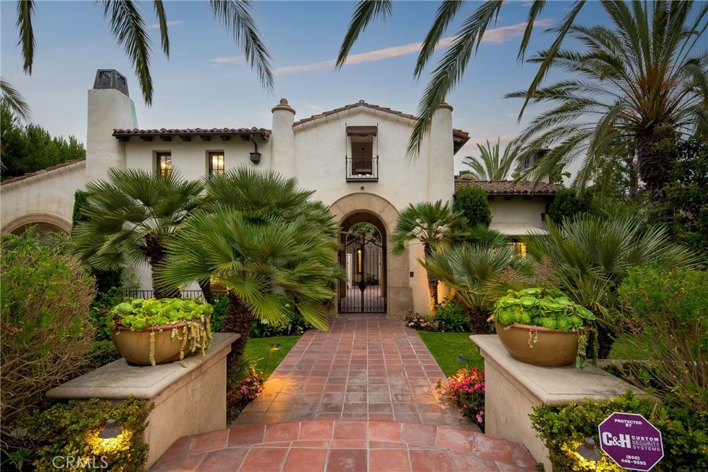 Exterior, Facade, Spanish Mediterranean