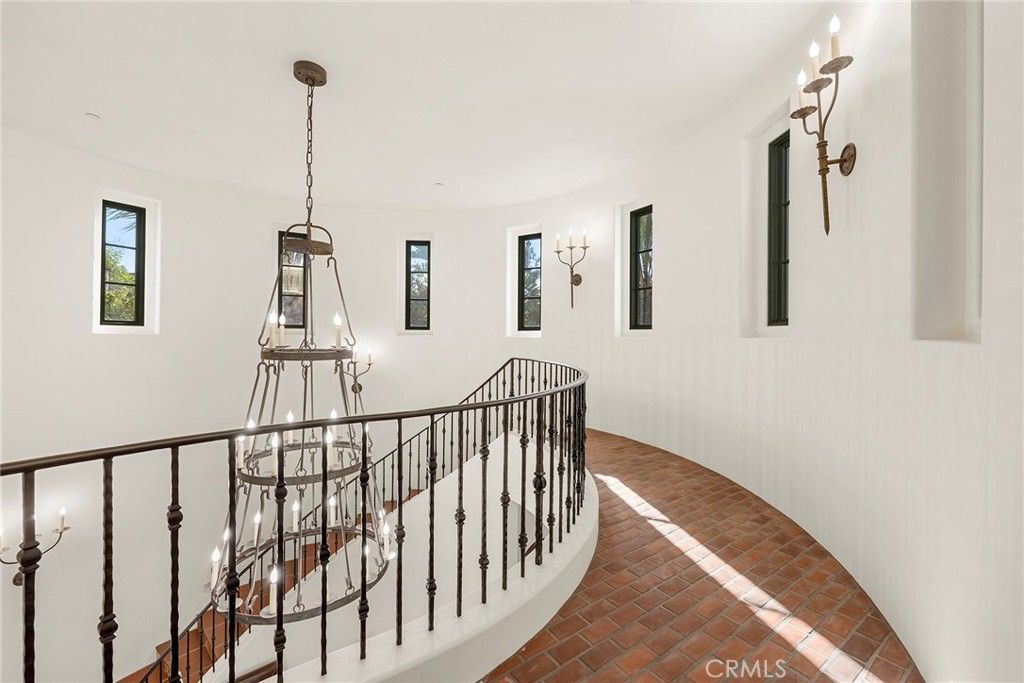 Chandelier, Interior, Pendant Lights