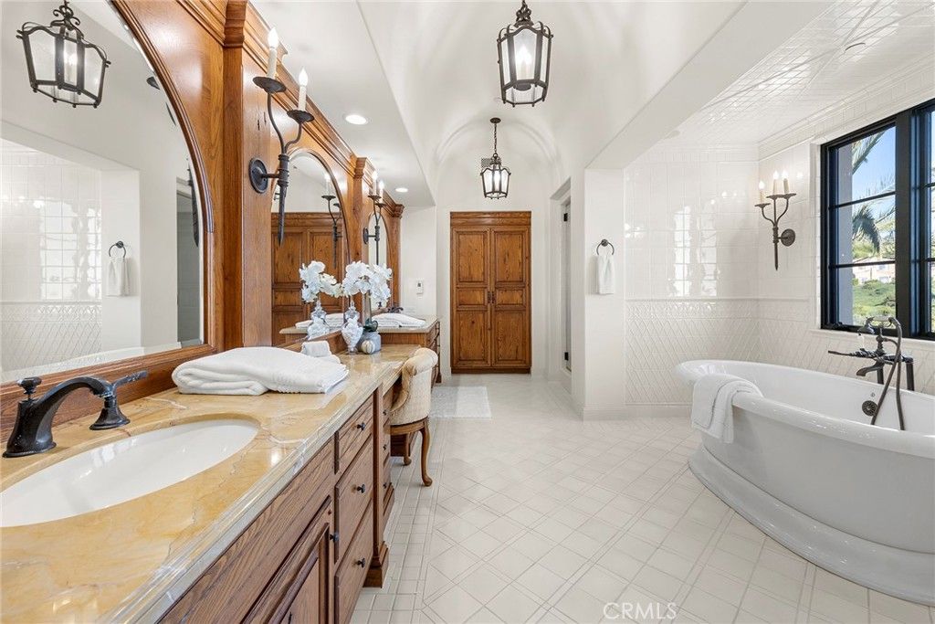 Bathroom, Dual Sink Vanities, Free Standing Baths, Interior, Pendant Lights, Recessed Lighting