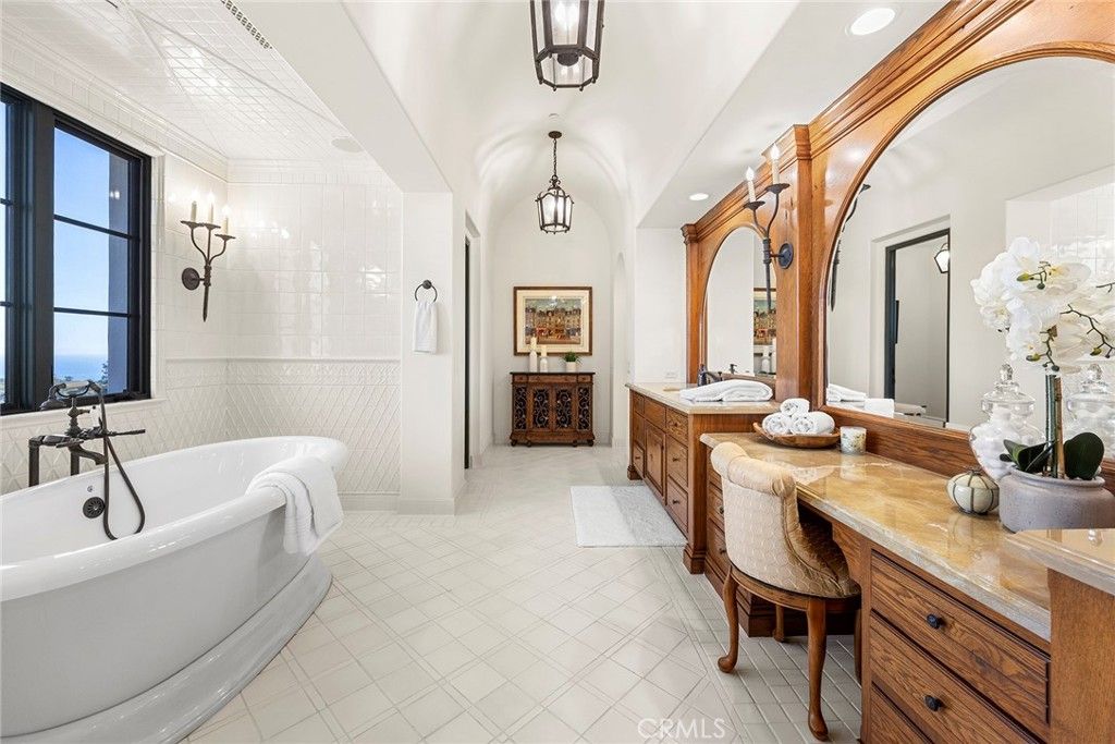 Bathroom, Dual Sink Vanities, Free Standing Baths, Interior, Pendant Lights, Recessed Lighting