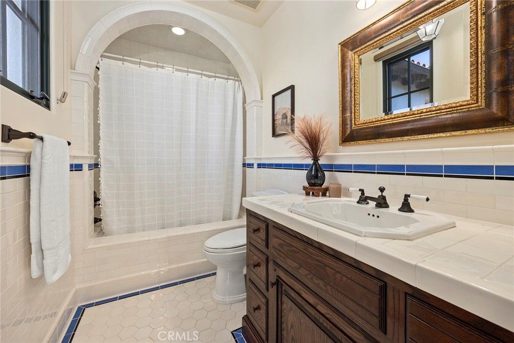 Bathroom, Interior, Recessed Lighting, Tile Countertops