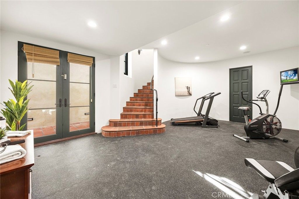 Fitness Equipment, Interior, Recessed Lighting