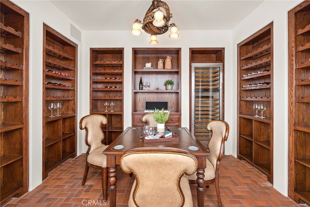 Dining room, Interior