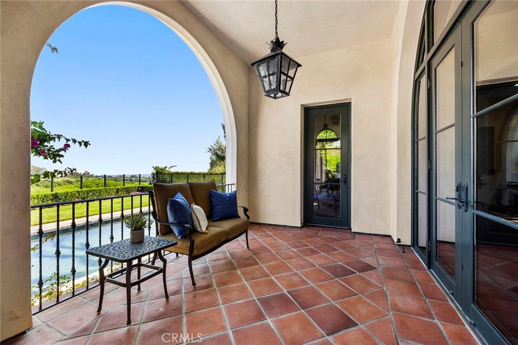 Exterior, Pendant Lights