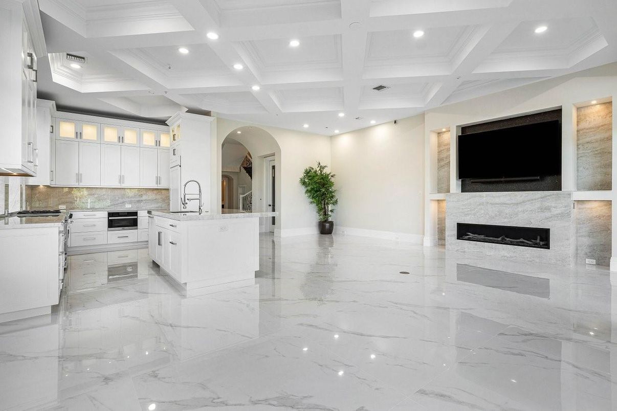 Fireplace, Interior, Kitchen, Marble, Recessed Lighting