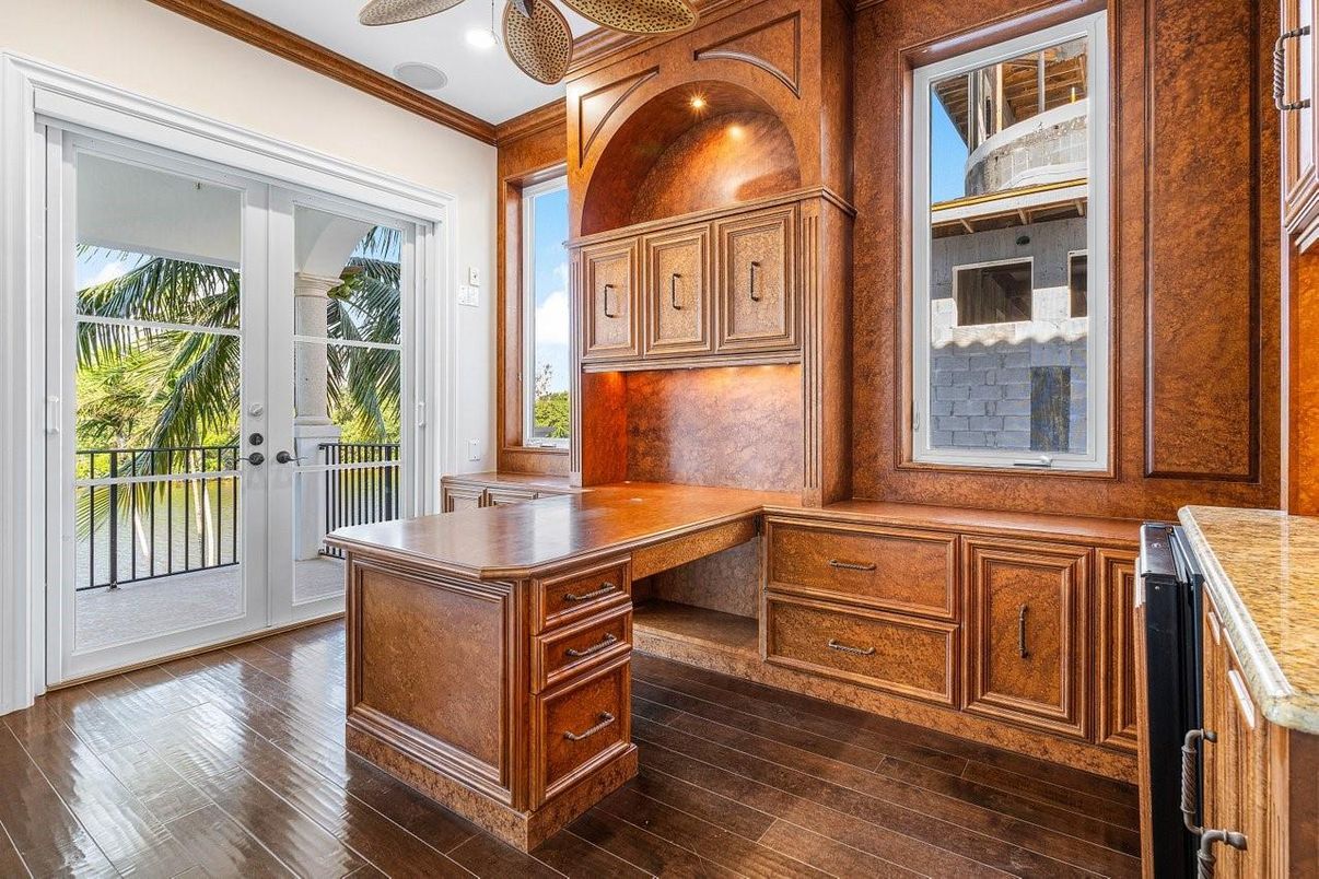 Home Office, Interior, Recessed Lighting, Wood Texture Flooring