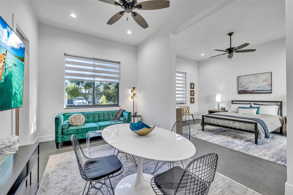 Bedroom, Dining room, Interior, Recessed Lighting
