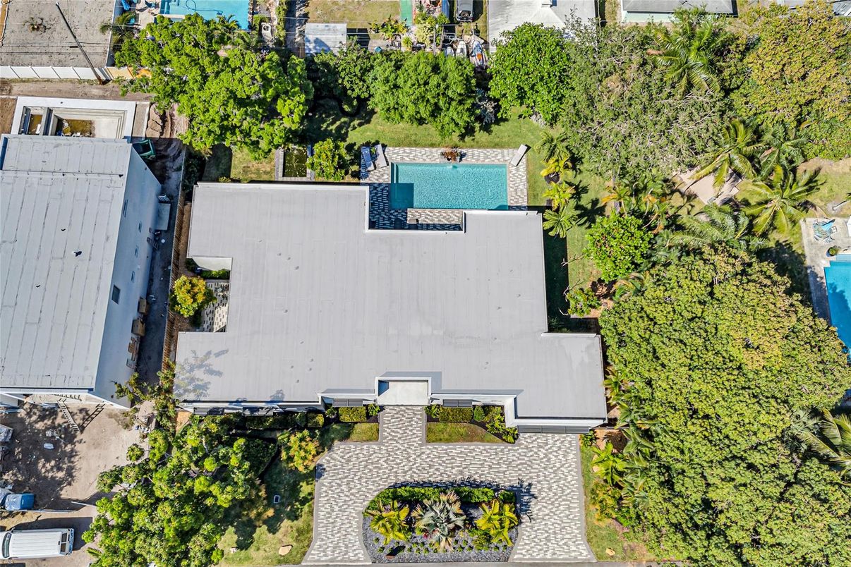 Exterior, Drone