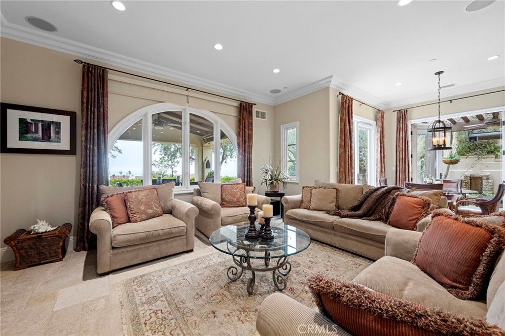 Dining room, Interior, Living room, Pendant Lights, Recessed Lighting