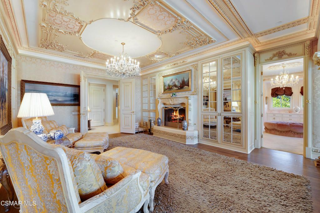 Chandelier, Fireplace, Interior, Wood Texture Flooring