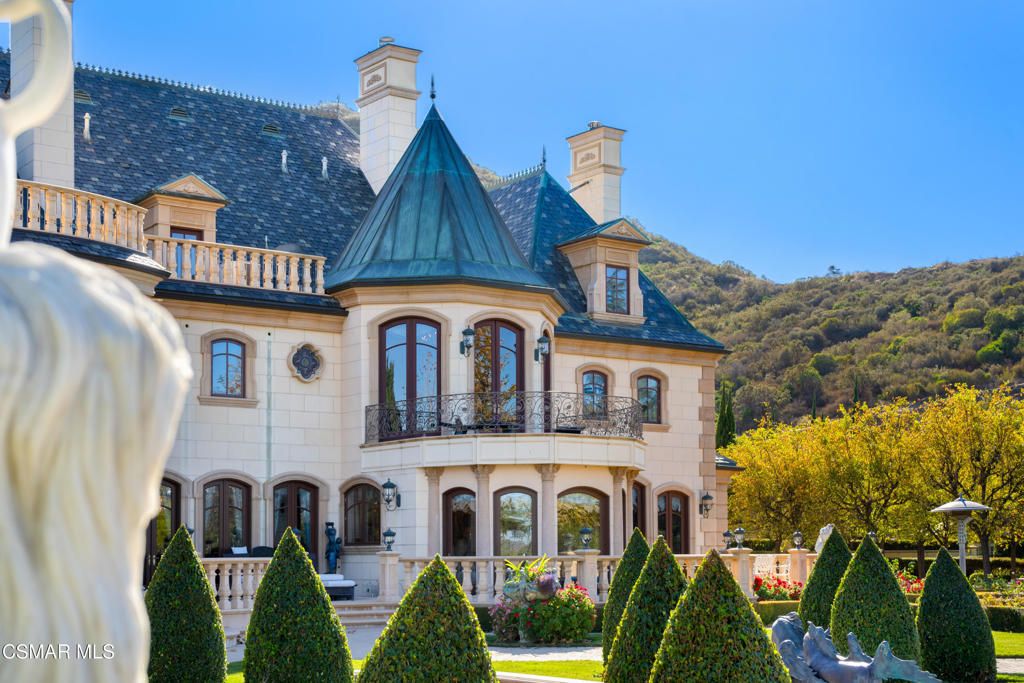 Exterior, Facade, French Provincial