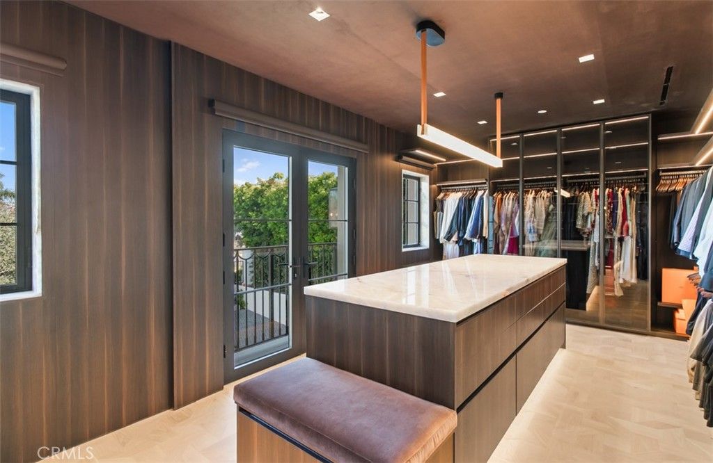 Interior, Recessed Lighting, Walk-in Closets, Wood Texture Flooring