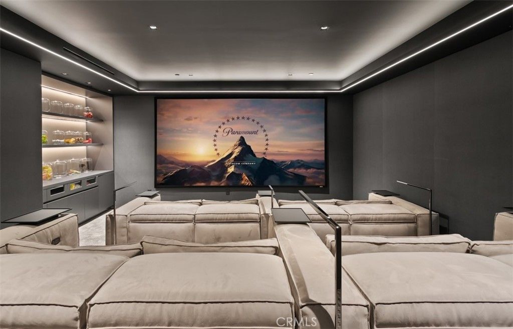 Interior, Projection Screen, Recessed Lighting, Theatre Room