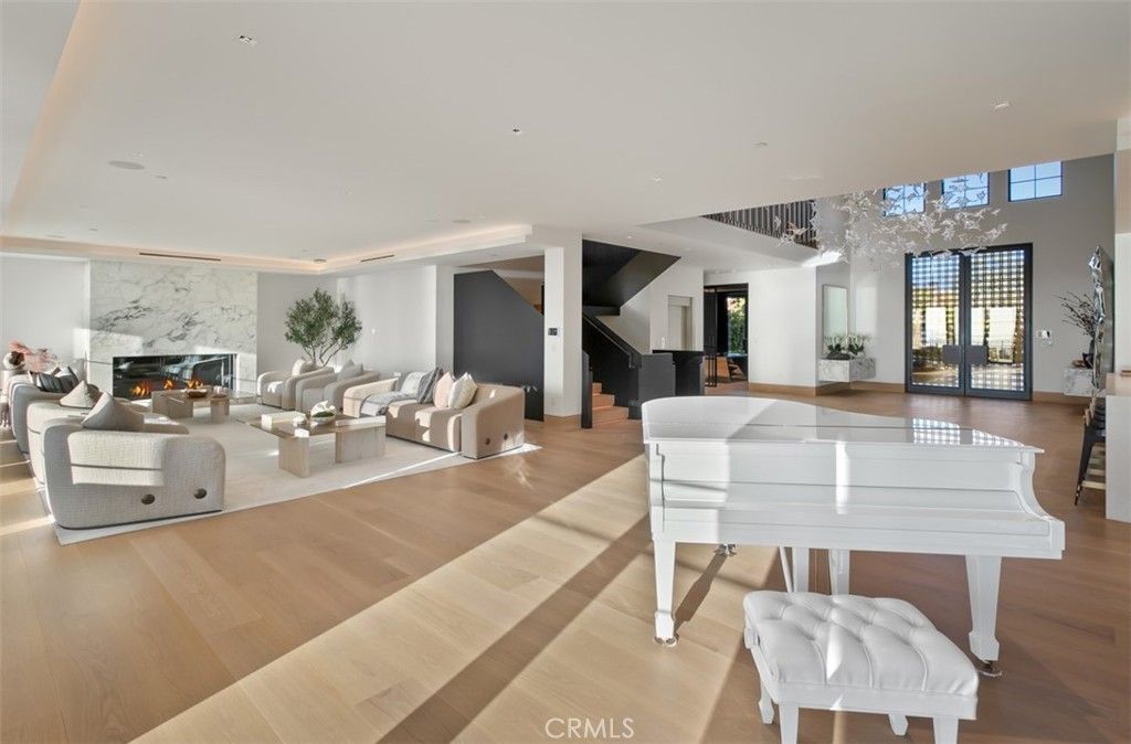 Fireplace, Interior, Living room, Piano, Recessed Lighting, Wood Texture Flooring