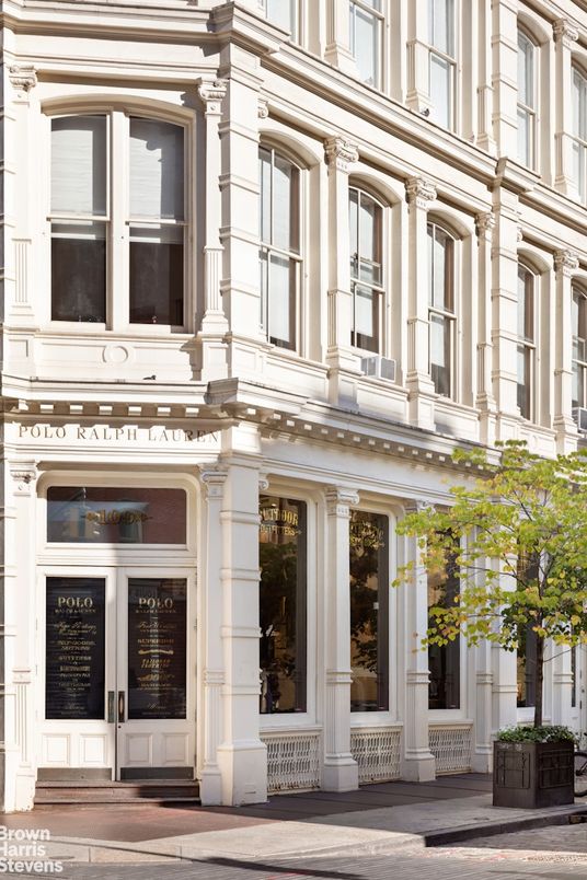 Exterior, Facade, Brownstone