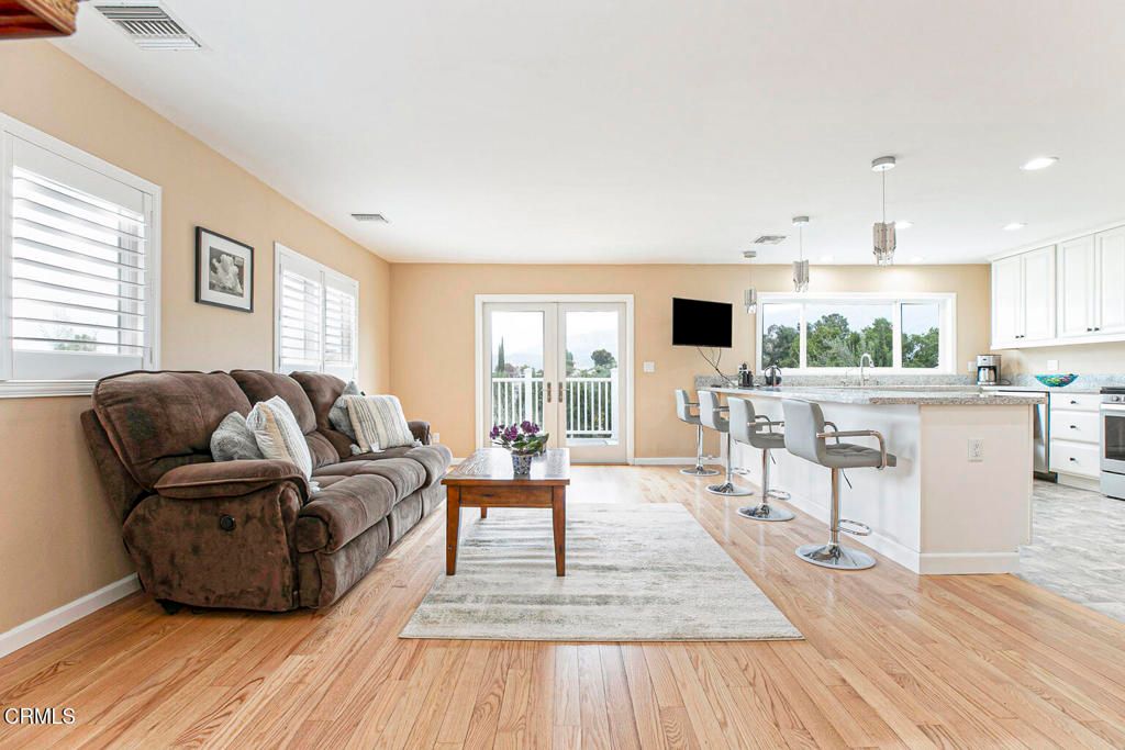 Interior, Kitchen, Living room, Pendant Lights, Recessed Lighting, Wood Texture Flooring