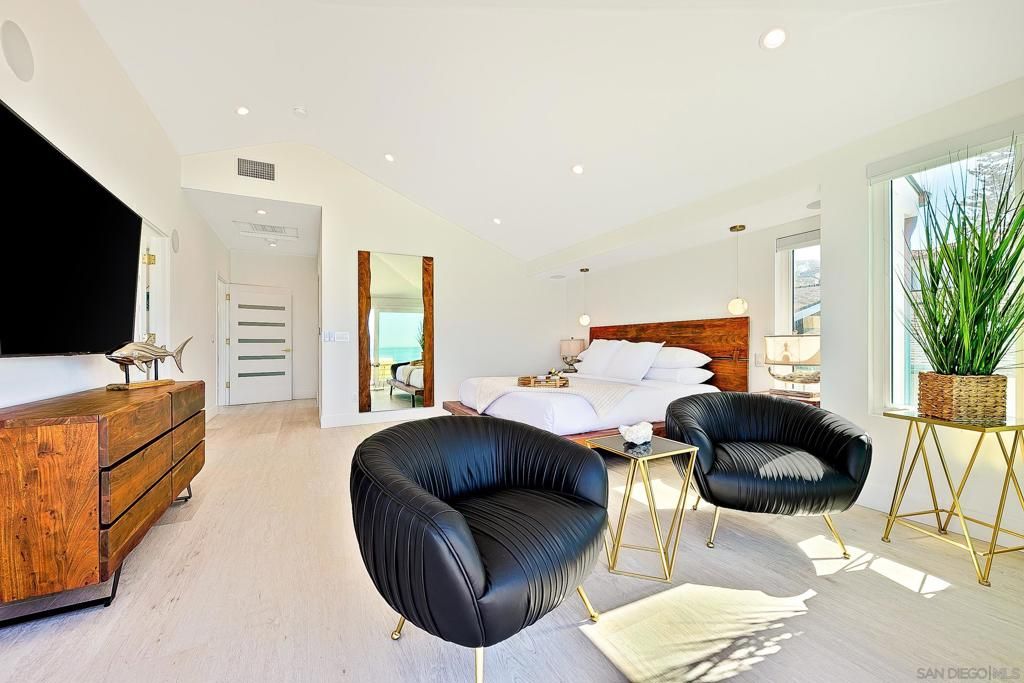 Bedroom, Interior, Pendant Lights, Recessed Lighting, Wood Texture Flooring