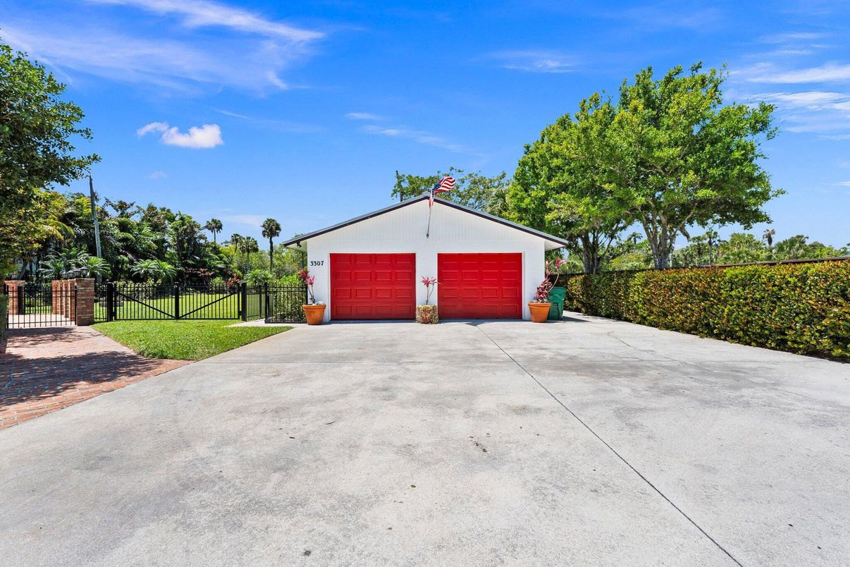 Backyard, Detached Garage, Exterior