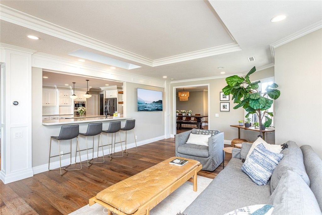 Interior, Kitchen, Living room, Pendant Lights, Recessed Lighting, Stainless Steel Appliances, Wood Texture Flooring