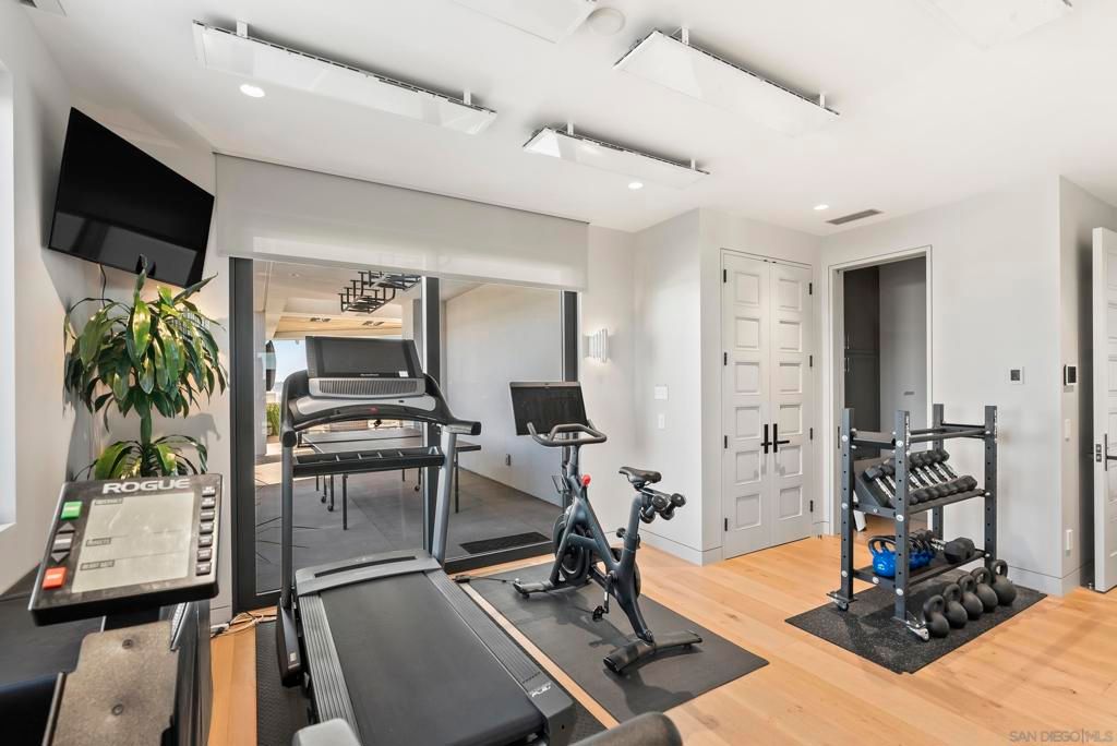 Fitness Equipment, Interior, Recessed Lighting, Wood Texture Flooring