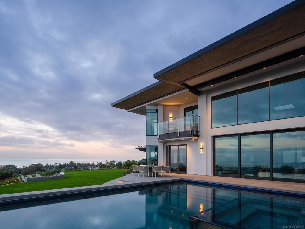 Exterior, Pool, Water