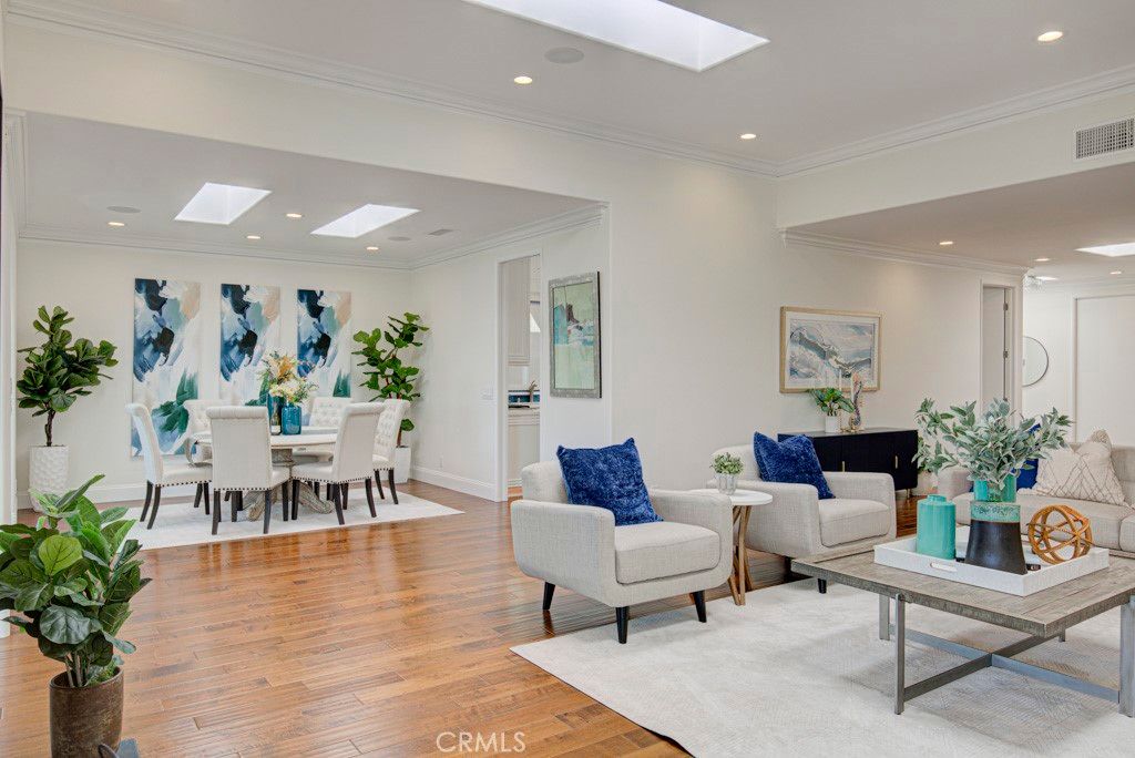 Dining room, Interior, Living room, Recessed Lighting, Wood Texture Flooring