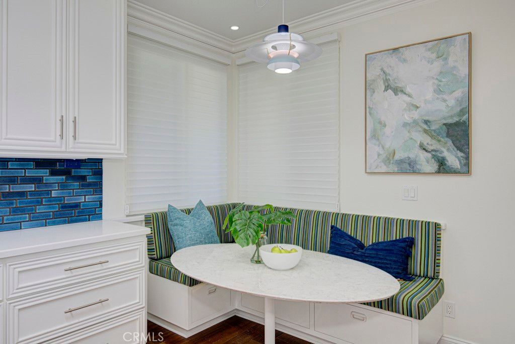 Interior, Pendant Lights, Recessed Lighting, Wood Texture Flooring