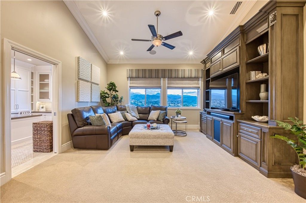 Interior, Living room, Pendant Lights, Recessed Lighting