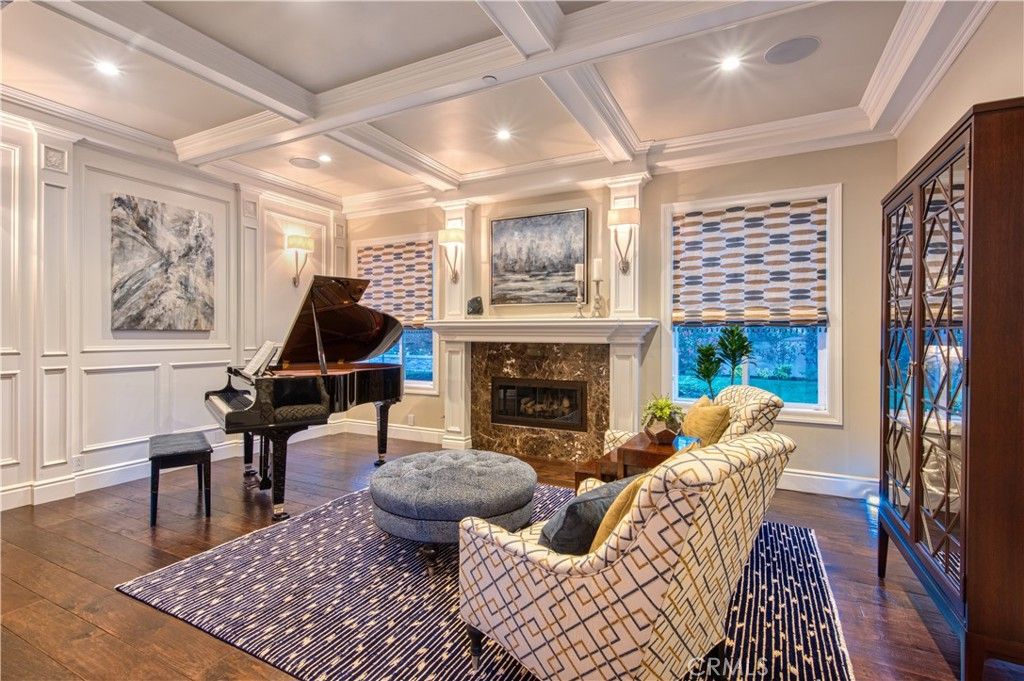 Fireplace, Interior, Living room, Piano, Recessed Lighting, Wood Texture Flooring