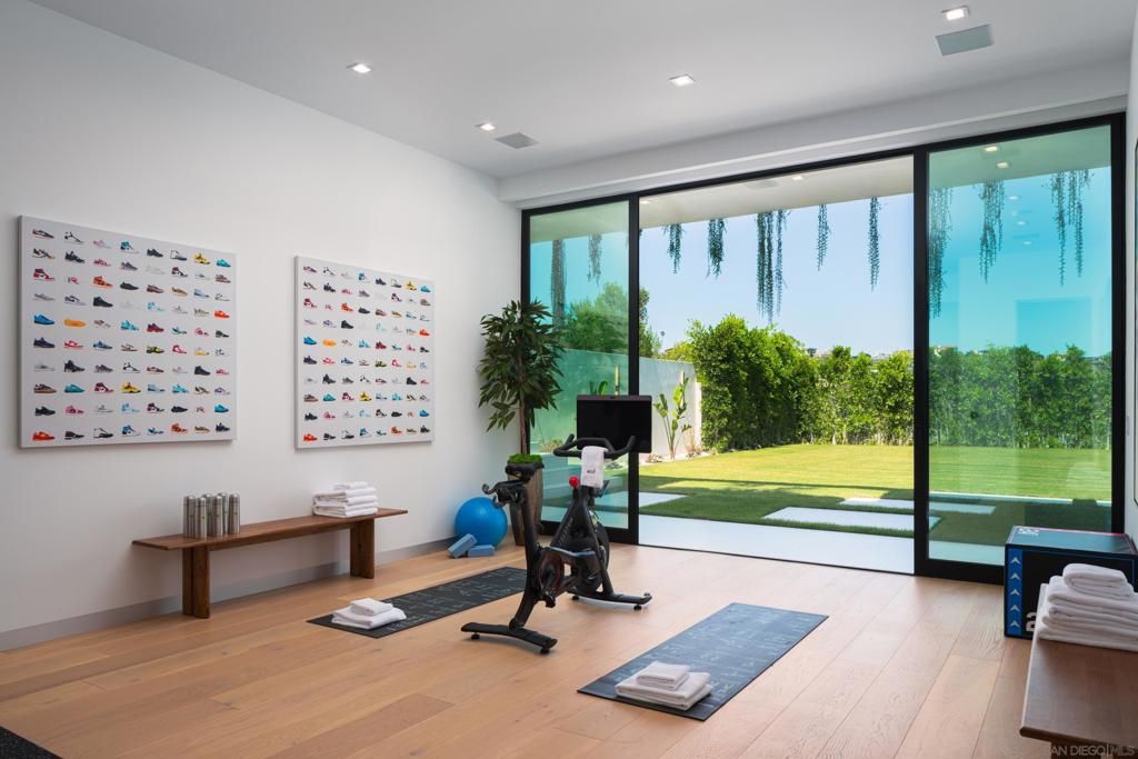 Fitness Equipment, Interior, Recessed Lighting, Wood Texture Flooring
