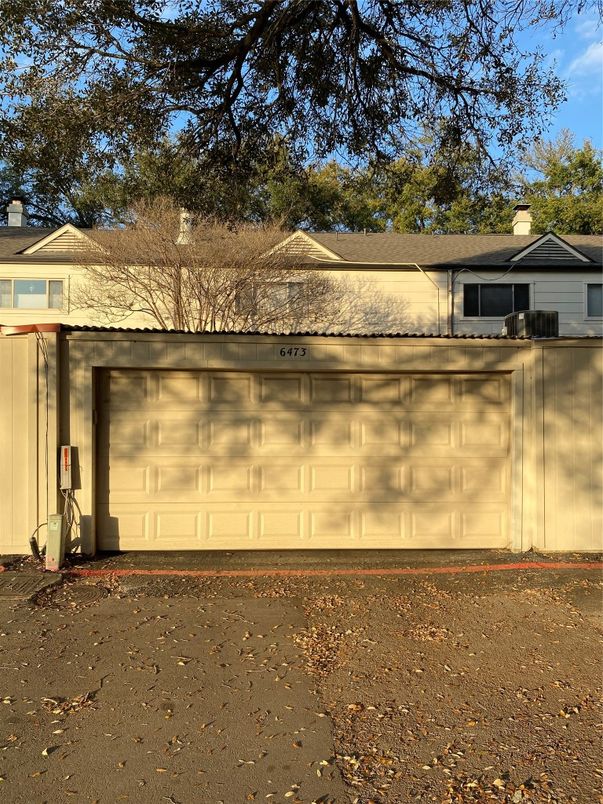 Detached Garage, Exterior