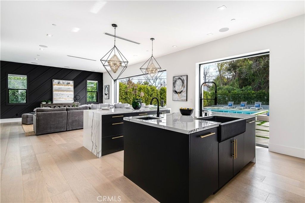 Interior, Kitchen, Living room, Pendant Lights, Recessed Lighting, Wood Texture Flooring