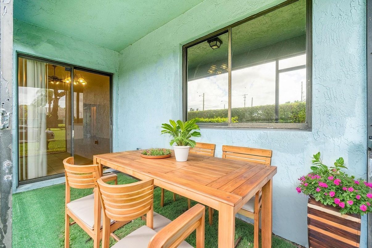 Dining room, Interior