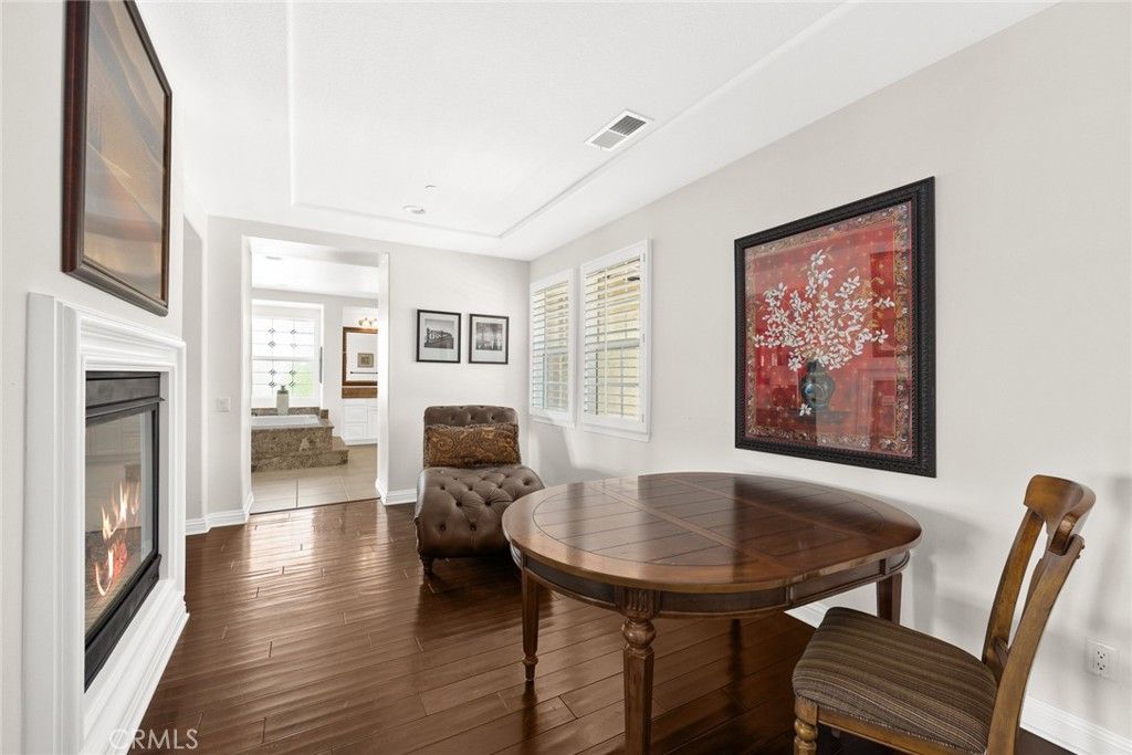 Dining room, Fireplace, Interior, Recessed Lighting, Wood Texture Flooring