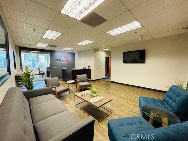 Dining room, Interior, Living room, Recessed Lighting, Wood Texture Flooring