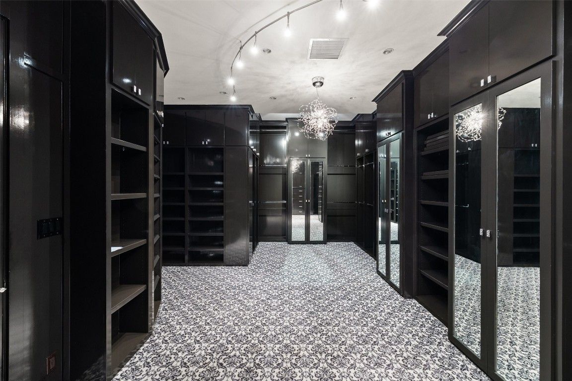 Chandelier, Interior, Walk-in Closets