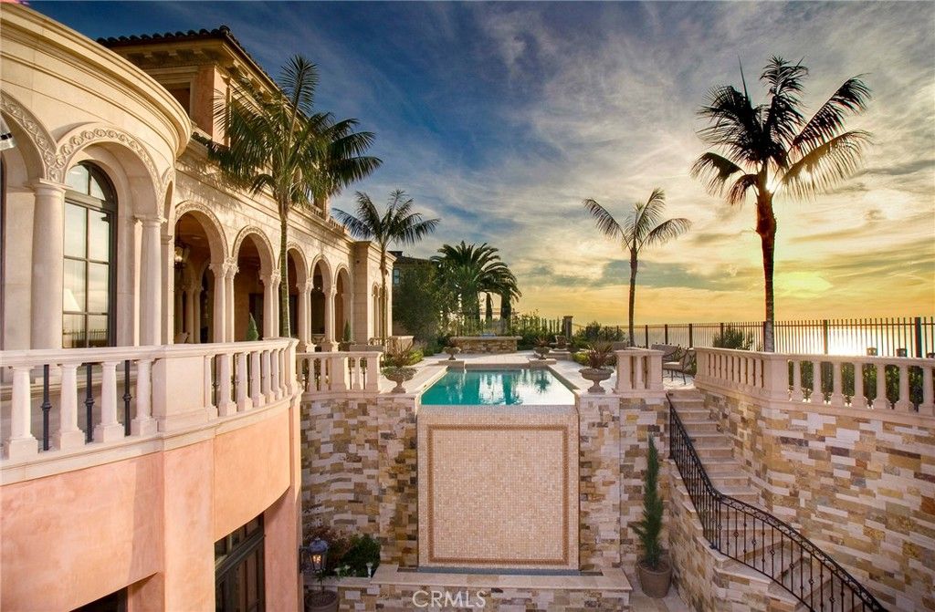 Exterior, Pool, Water