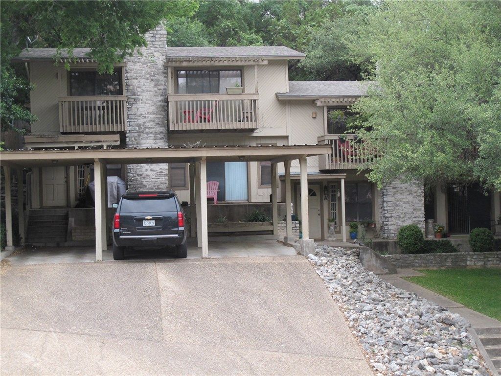 Exterior, Facade, Modern