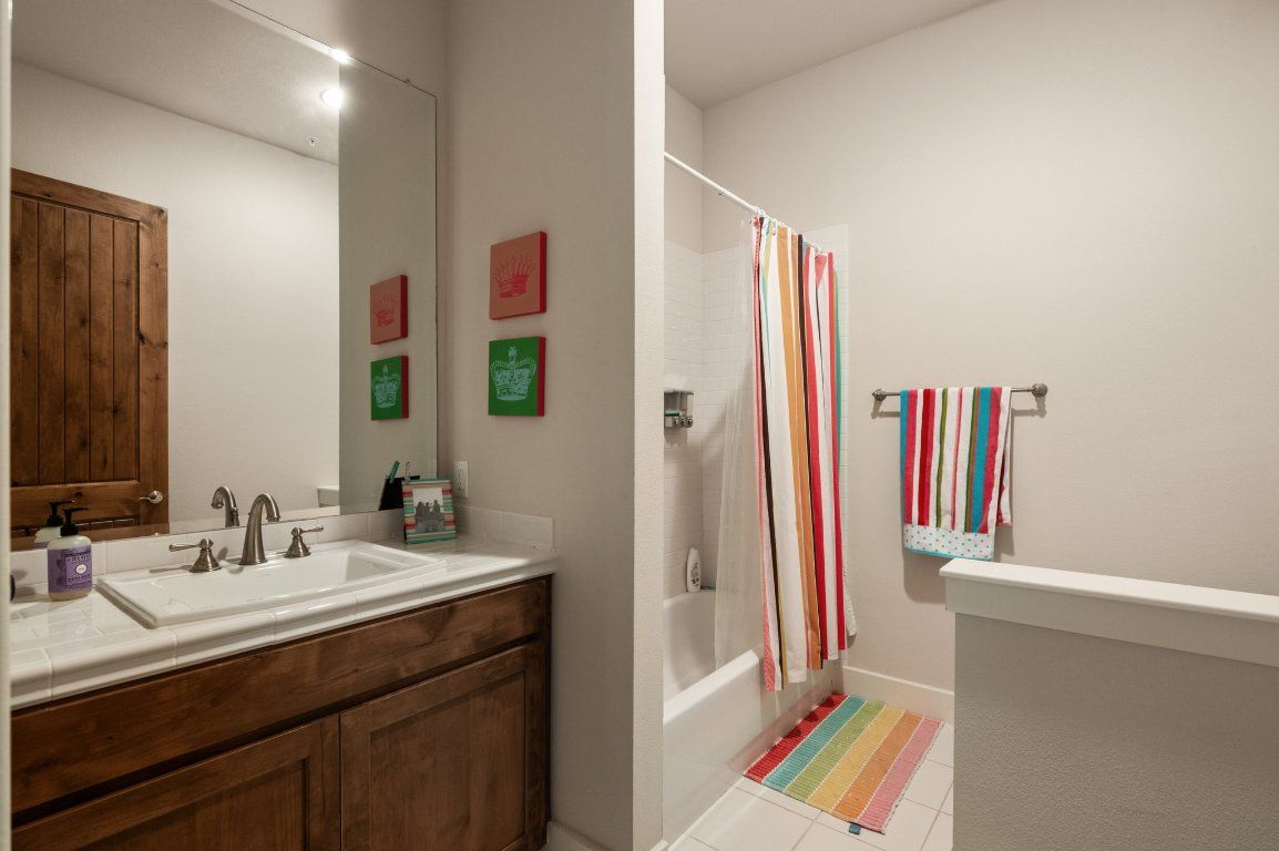 Bathroom, Interior, Tile Countertops