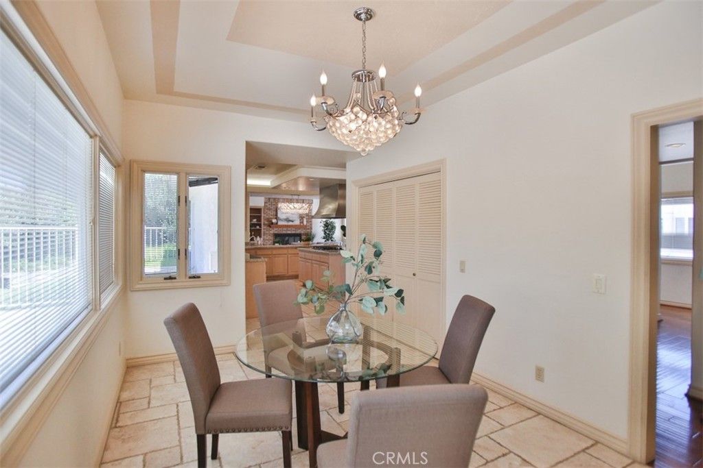 Chandelier, Dining room, Interior