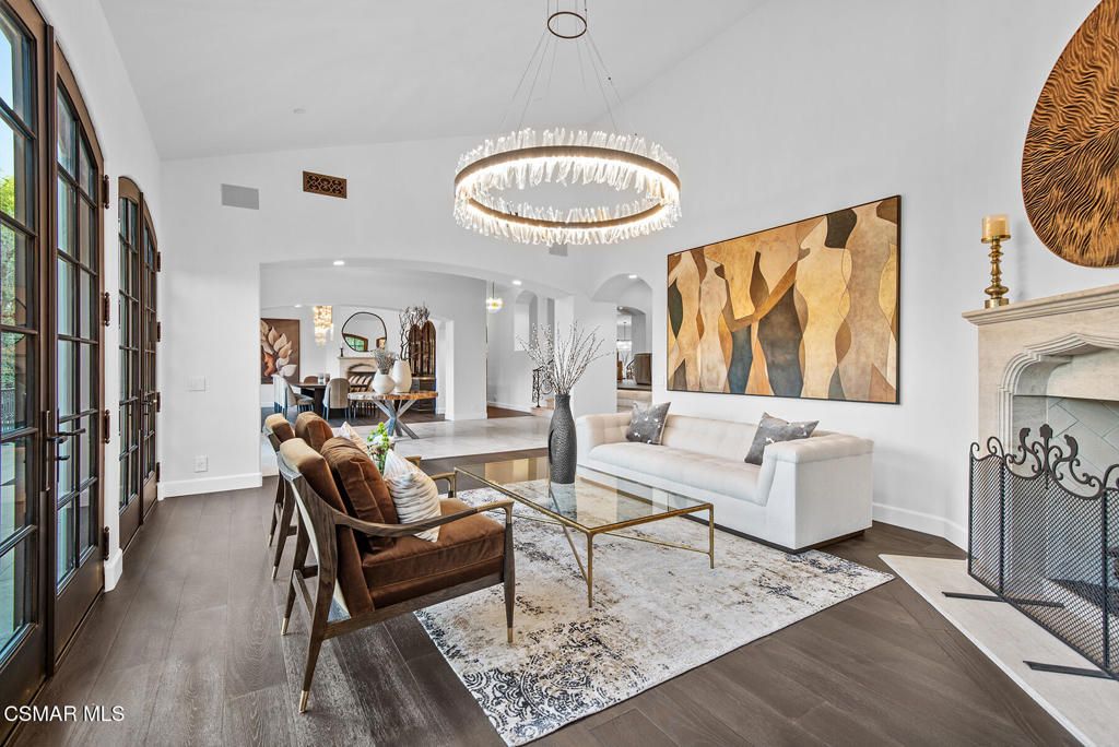 Fireplace, Interior, Living room, Pendant Lights, Recessed Lighting, Wood Texture Flooring
