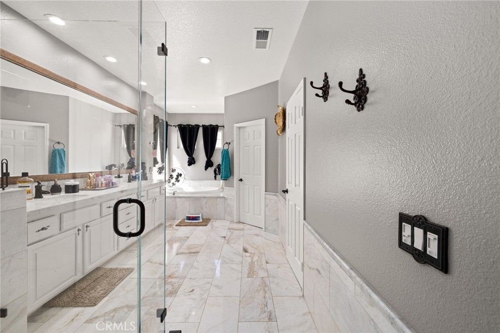 Bathroom, Interior, Marble, Recessed Lighting