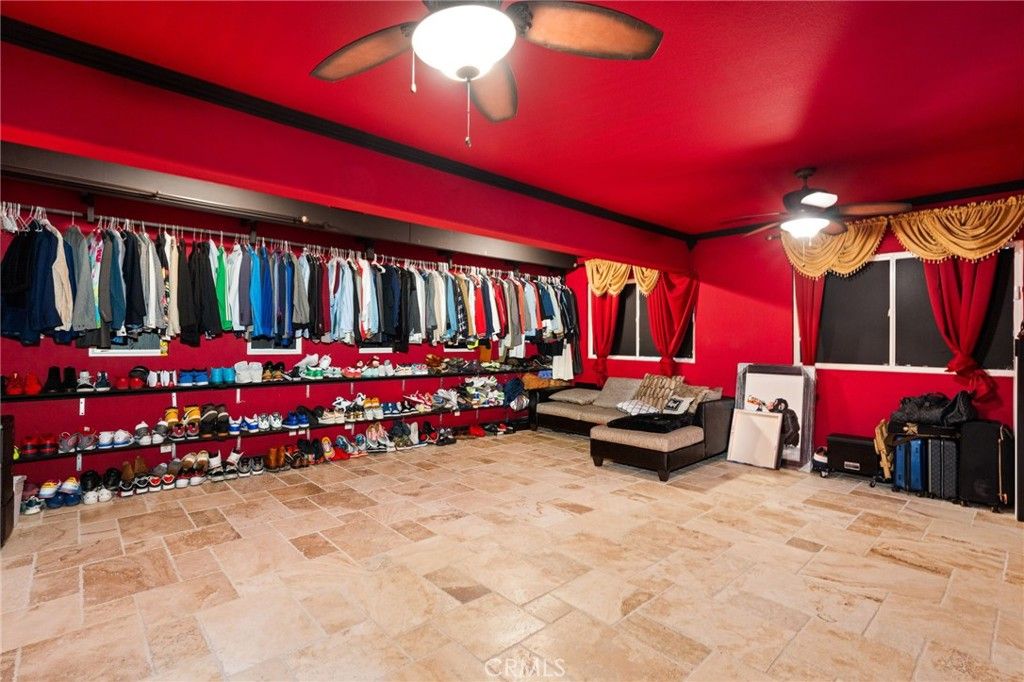Interior, Walk-in Closets