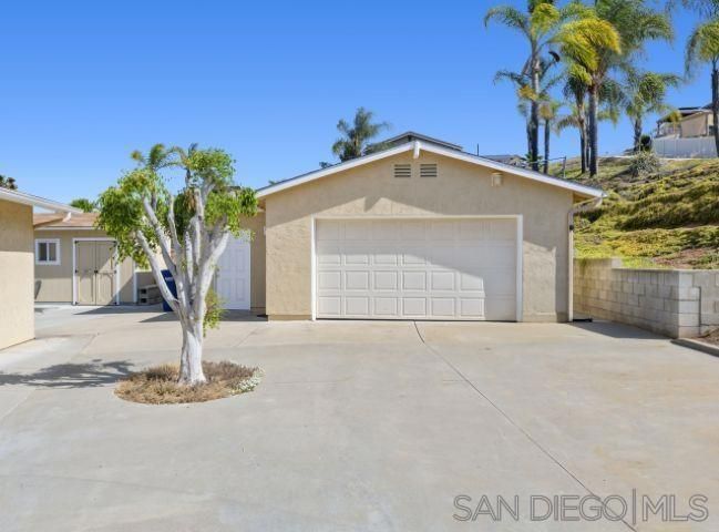 Detached Garage, Exterior
