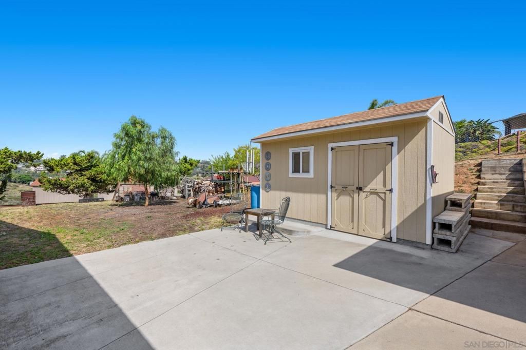 Backyard, Exterior