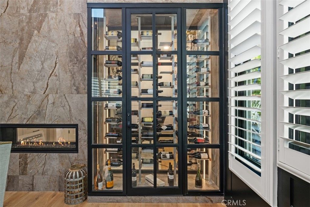 Exterior, Fireplace