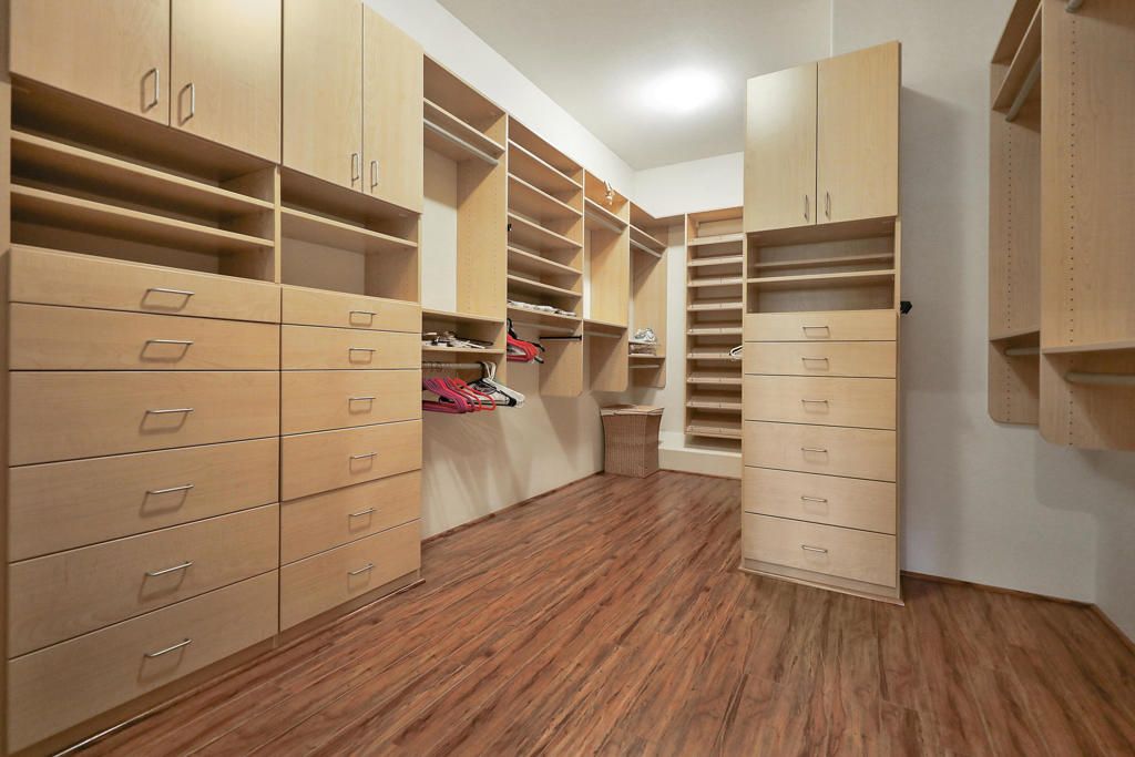 Interior, Recessed Lighting, Walk-in Closets, Wood Texture Flooring
