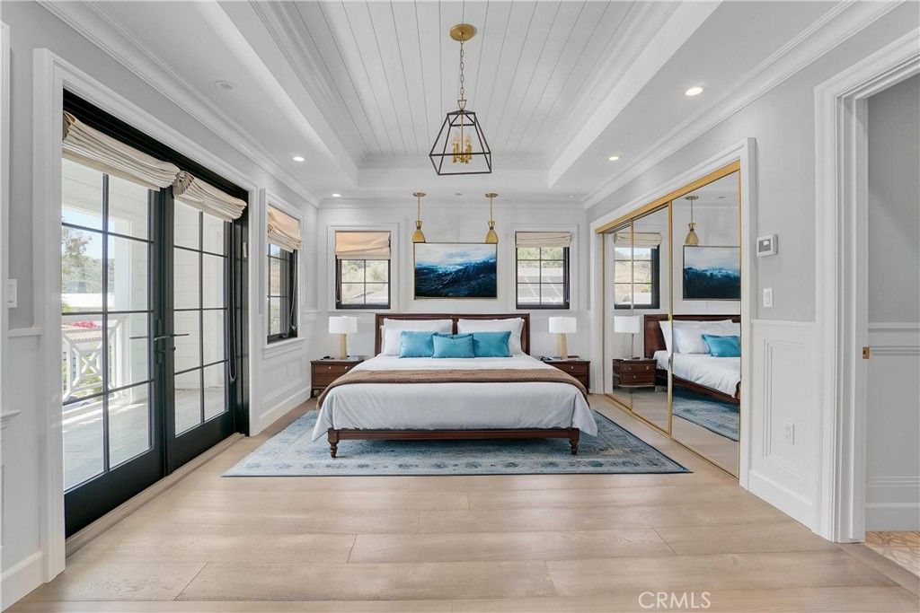 Bedroom, Interior, Pendant Lights, Recessed Lighting, Wood Texture Flooring