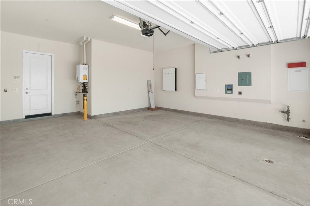 Garage, Interior